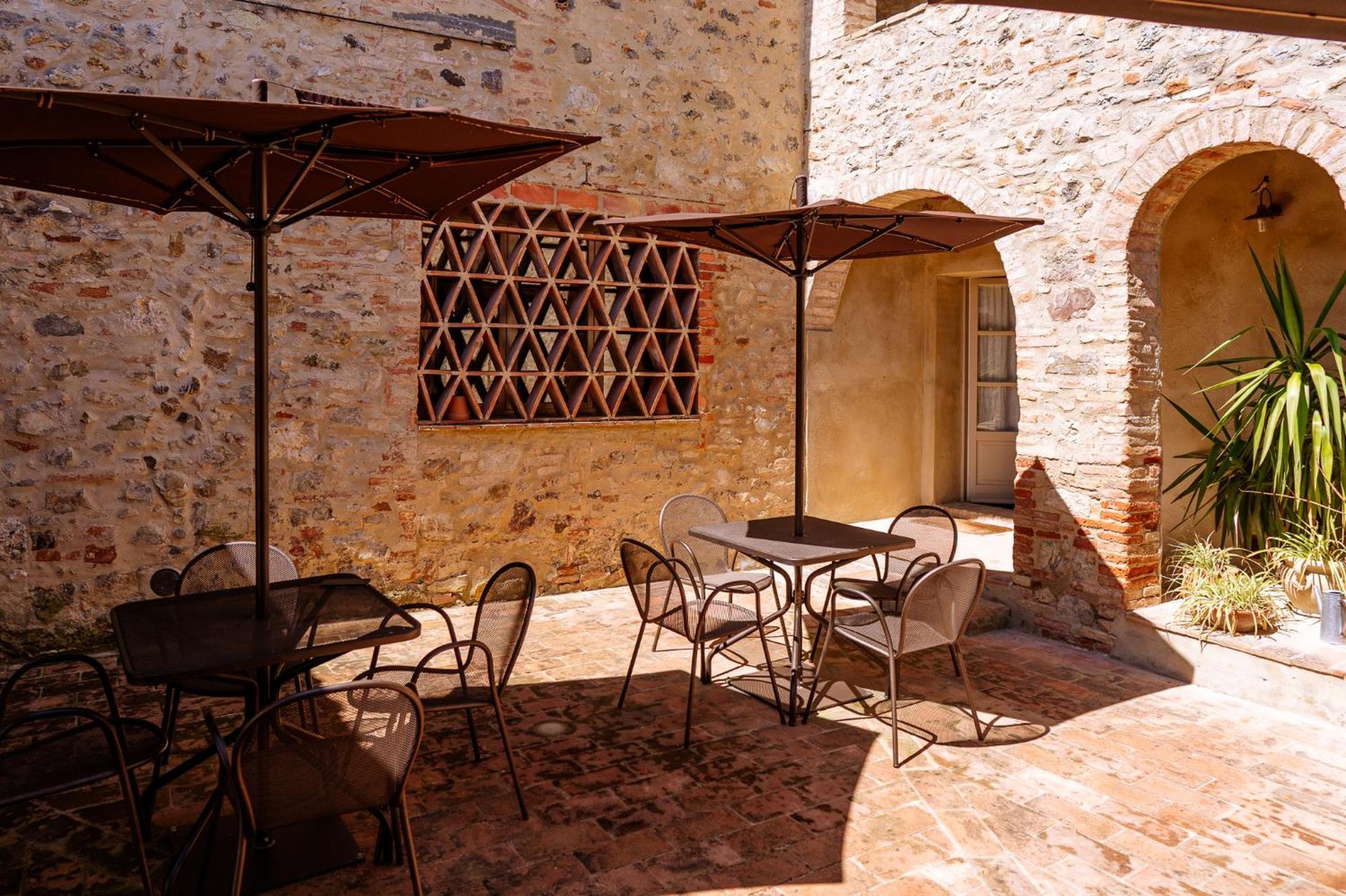 Villa Le Beringhe - Wine Pool & Relax 埃尔萨谷口村 外观 照片